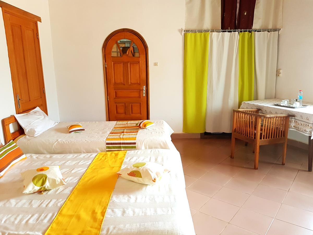 Hotel Le Trianon Antsirabe Buitenkant foto