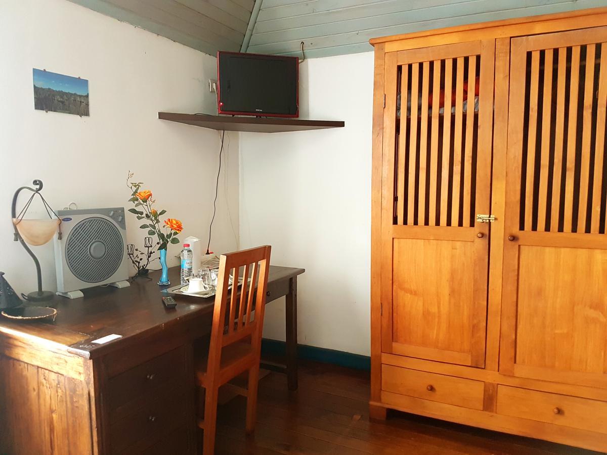 Hotel Le Trianon Antsirabe Buitenkant foto